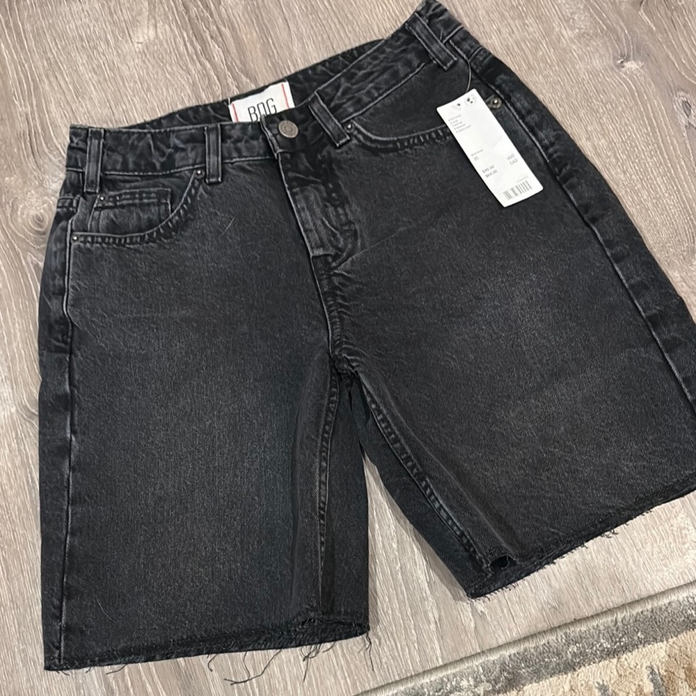NWT BDG “Tori Mid-Rise Cutoff Jort”